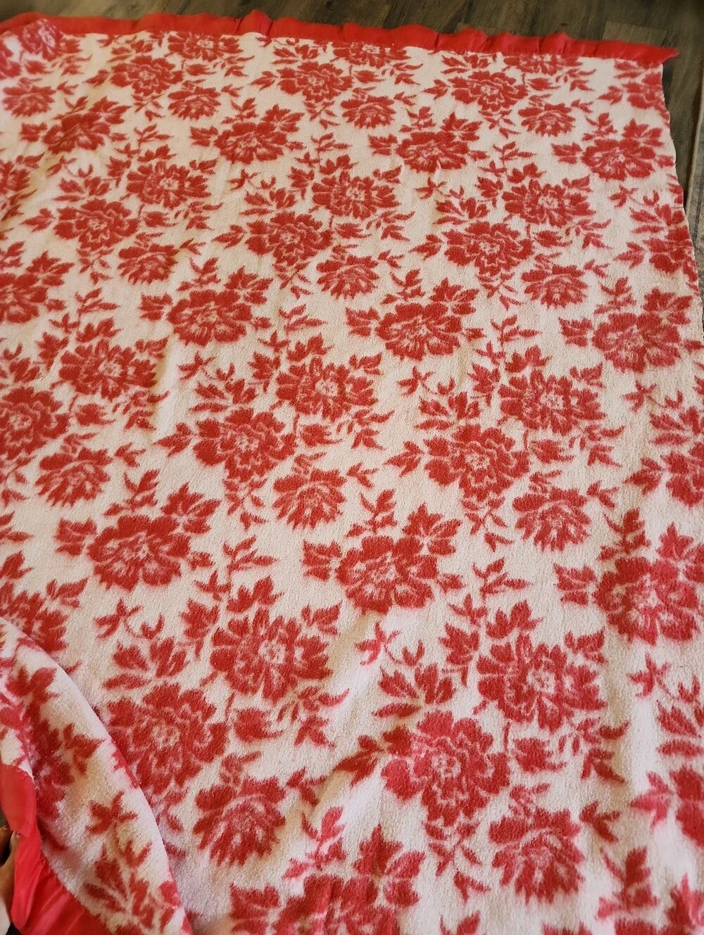 Vintage Satin Trim Reversible Acrylic Floral Throw Blanket 70s 80s Retro 77 × 66
